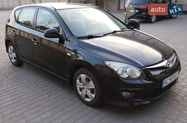 Хэтчбек Hyundai i30 2010 в 
