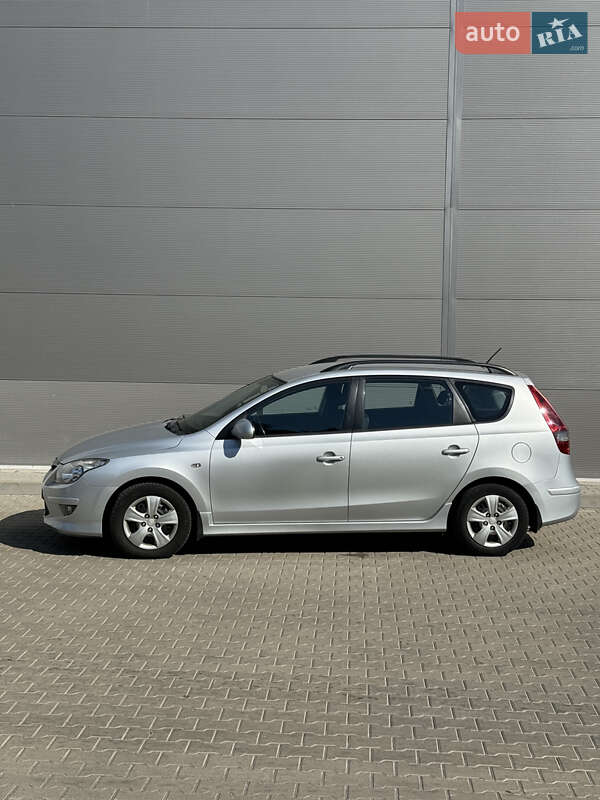Универсал Hyundai i30 2010 в Киеве
