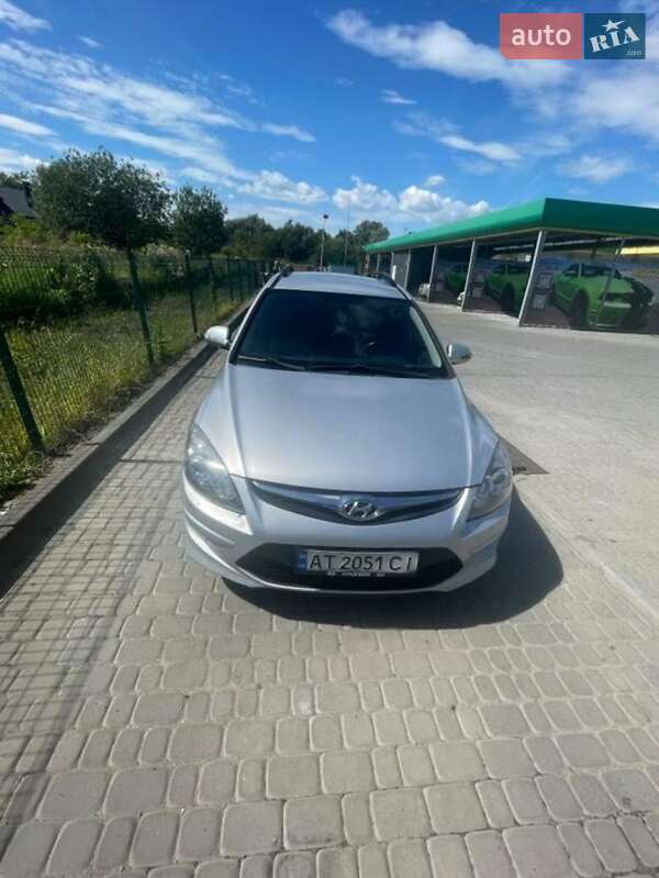 Универсал Hyundai i30 2012 в Бориславе