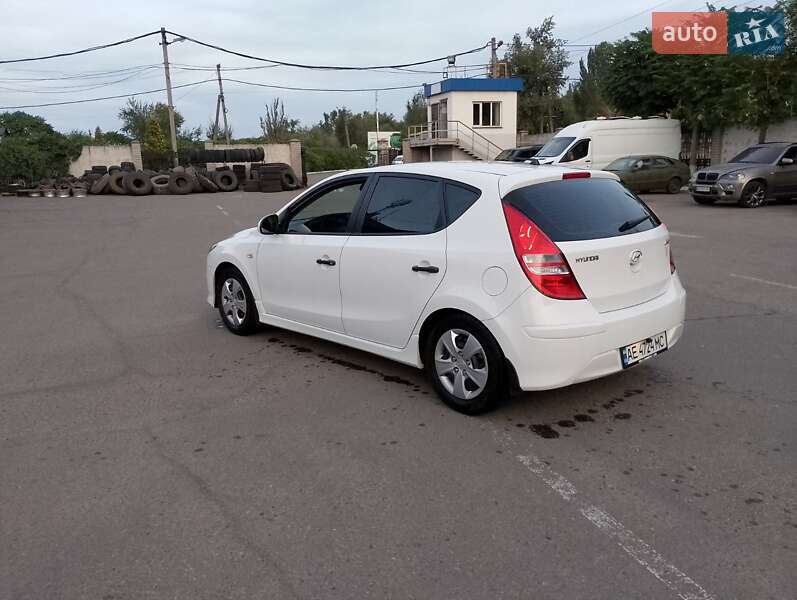 Хэтчбек Hyundai i30 2011 в Кривом Роге