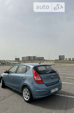 Хэтчбек Hyundai i30 2008 в 