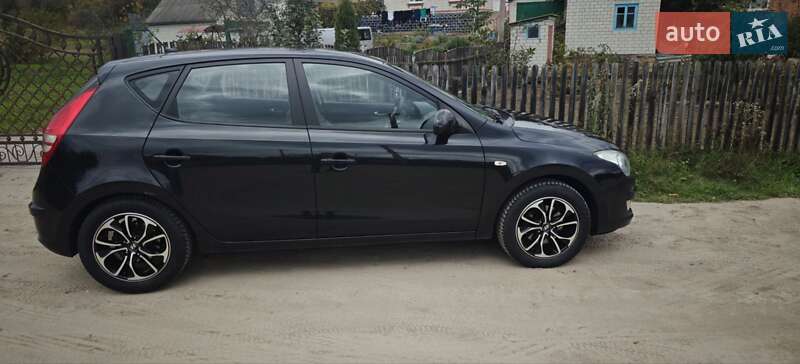 Хэтчбек Hyundai i30 2009 в Хмельнике фото 5 Хэтчбек Hyundai i30 2009 в Хмельнике