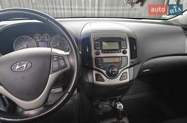 Хэтчбек Hyundai i30 2009 в 