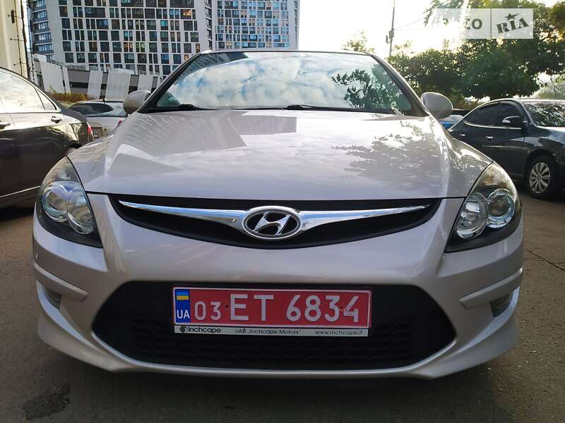 Хэтчбек Hyundai i30 2011 в Сарнах фото 3 Хэтчбек Hyundai i30 2011 в Сарнах