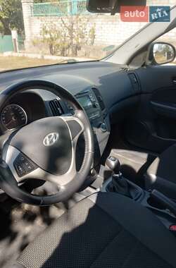 Универсал Hyundai i30 2010 в Баштанке