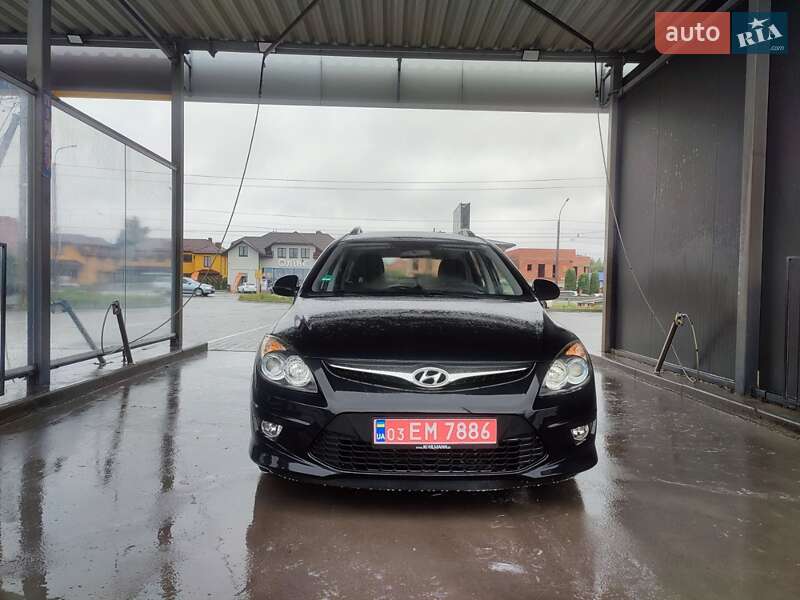 Универсал Hyundai i30 2010 в Баштанке