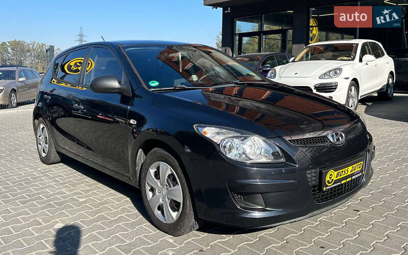 Хетчбек Hyundai i30 2009 в Чернівцях