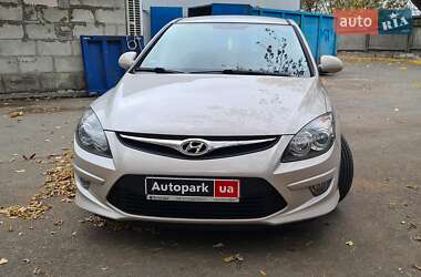 Хэтчбек Hyundai i30 2011 в Киеве