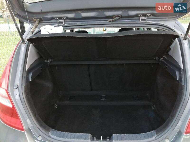 Хэтчбек Hyundai i30 2007 в Гоще