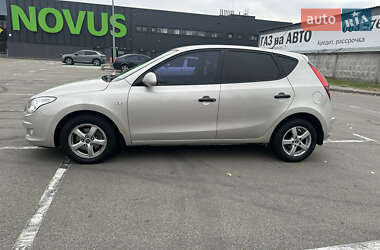 Хэтчбек Hyundai i30 2008 в Киеве