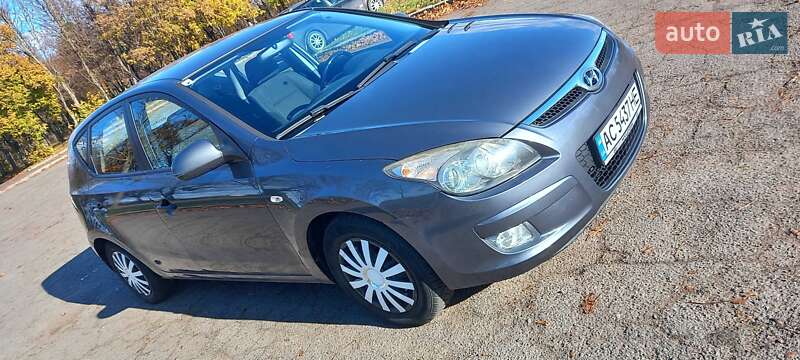 Хэтчбек Hyundai i30 2009 в Владимире