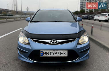 Хэтчбек Hyundai i30 2011 в Ровно