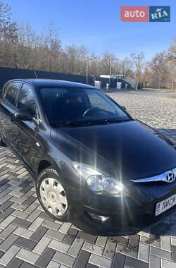 Хэтчбек Hyundai i30 2010 в Каневе