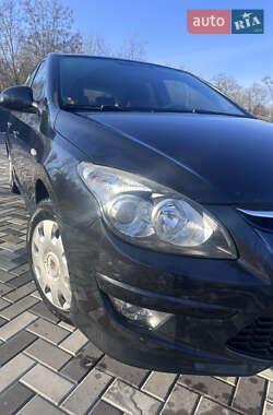 Хетчбек Hyundai i30 2010 в Каневі