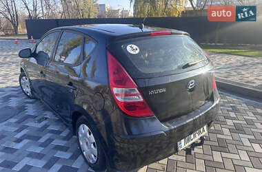 Хетчбек Hyundai i30 2010 в Каневі