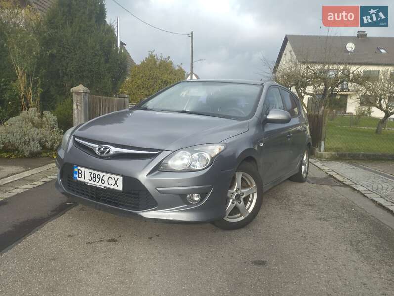 Хэтчбек Hyundai i30 2011 в Кременчуге