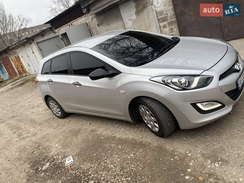 Универсал Hyundai i30 2013 в Запорожье