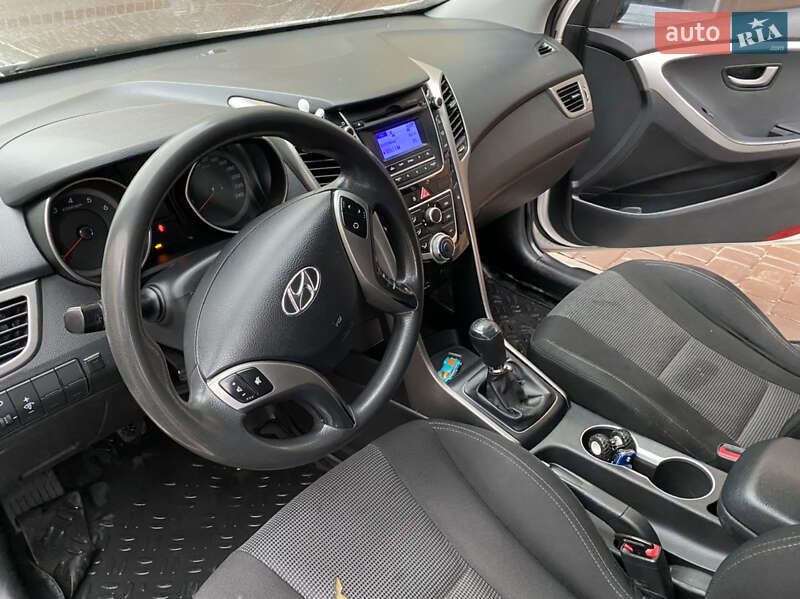 Хэтчбек Hyundai i30 2013 в Киеве