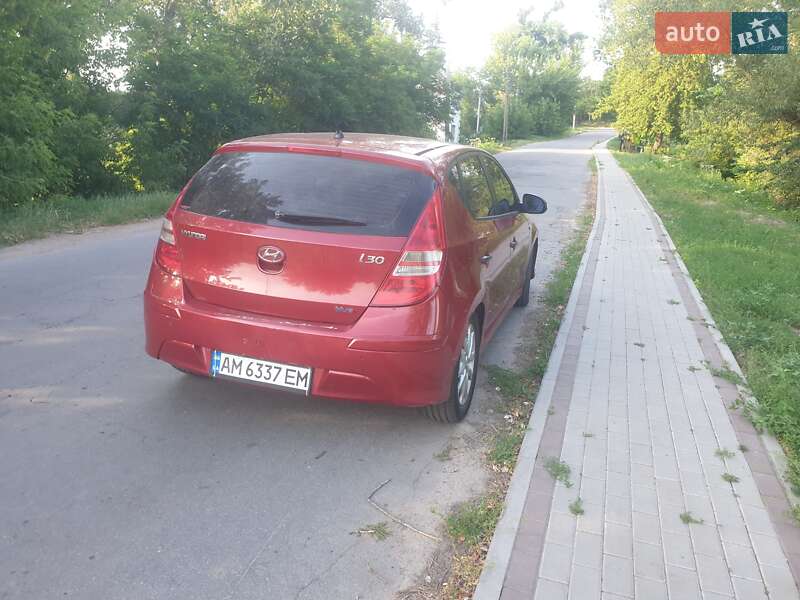 Хетчбек Hyundai i30 2011 в Житомирі
