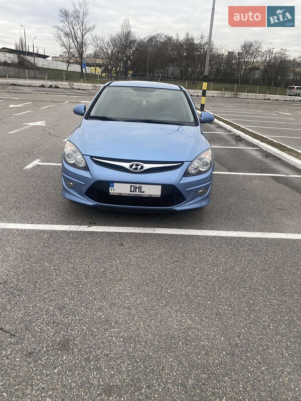 Хэтчбек Hyundai i30 2011 в Киеве