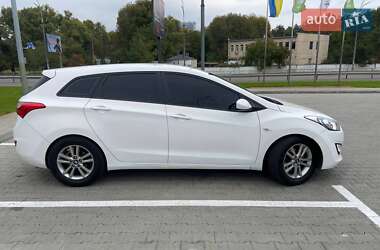 Универсал Hyundai i30 2013 в Киеве