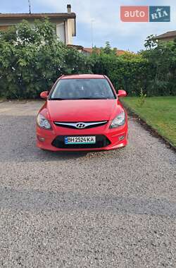 Хэтчбек Hyundai i30 2010 в Измаиле