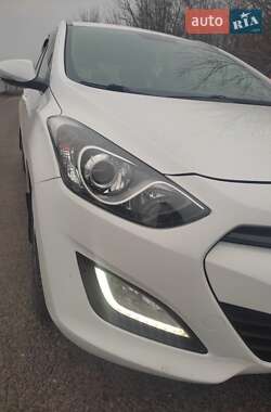 Универсал Hyundai i30 2013 в Змиеве