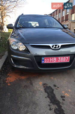 Универсал Hyundai i30 2010 в Луцке