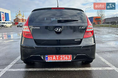 Хэтчбек Hyundai i30 2011 в 