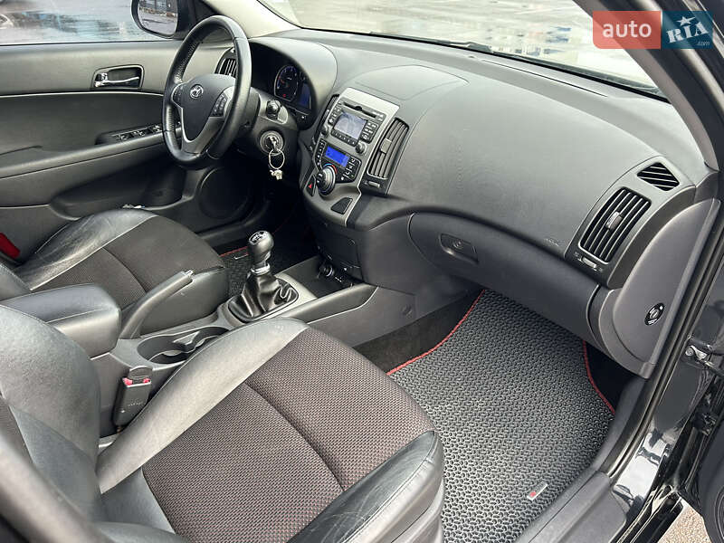 Хетчбек Hyundai i30 2011 в Ковелі
