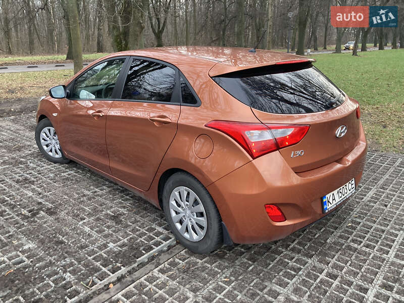 Хэтчбек Hyundai i30 2016 в Киеве