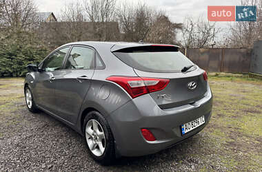 Хетчбек Hyundai i30 2013 в Ужгороді