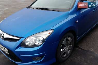 Хэтчбек Hyundai i30 2010 в 