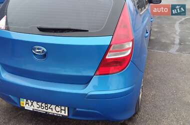 Хэтчбек Hyundai i30 2010 в 