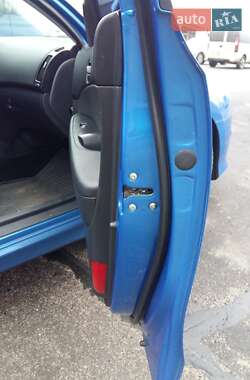 Хэтчбек Hyundai i30 2010 в 