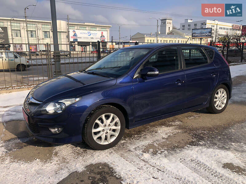 Хэтчбек Hyundai i30 2011 в Харькове