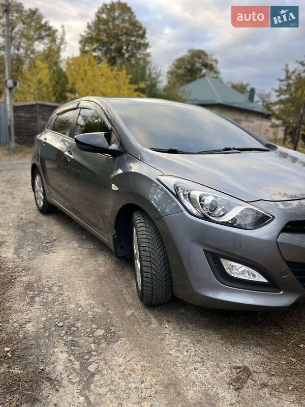 Хэтчбек Hyundai i30 2013 в 