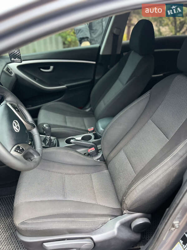 Хэтчбек Hyundai i30 2013 в Чугуеве