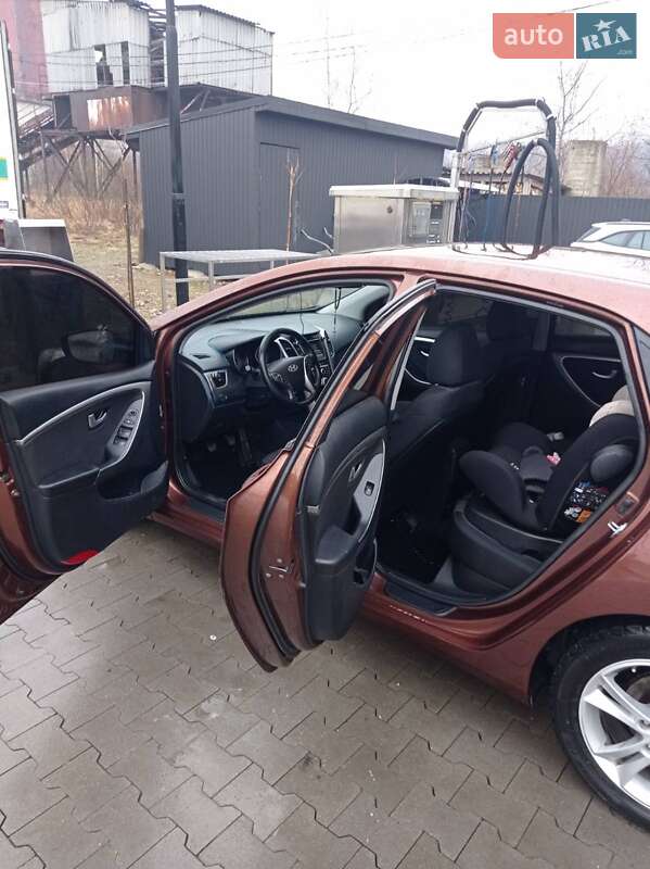 Хетчбек Hyundai i30 2012 в Калуші