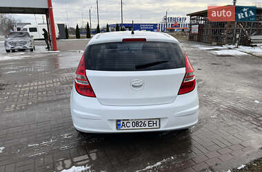 Хэтчбек Hyundai i30 2009 в 