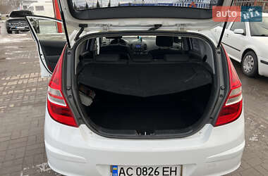 Хэтчбек Hyundai i30 2009 в 