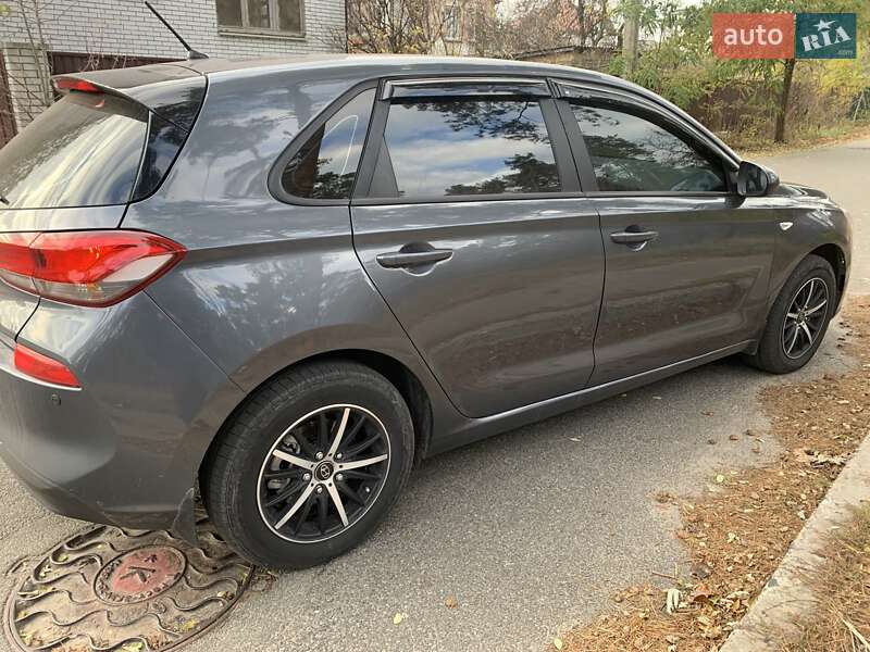 Хетчбек Hyundai i30 2019 в 