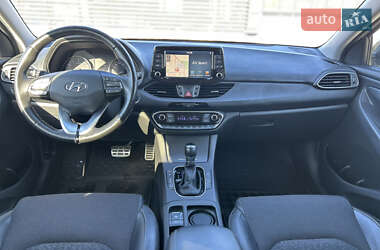 Фастбэк Hyundai i30 2019 в 