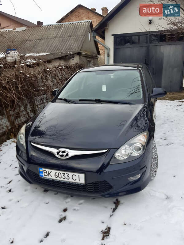 Хетчбек Hyundai i30 2011 в Рівному