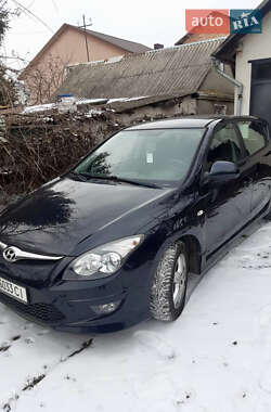 Хетчбек Hyundai i30 2011 в Рівному