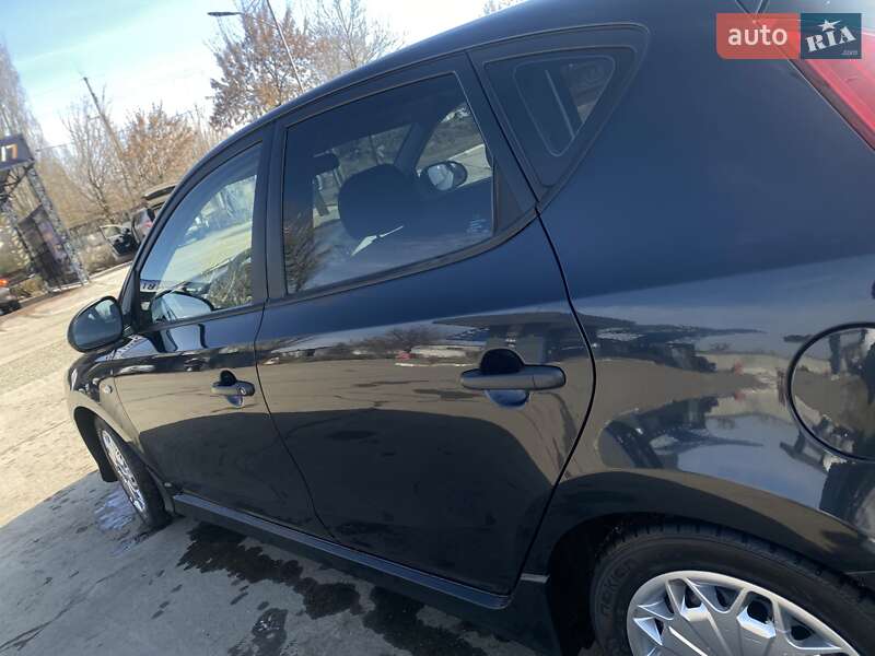 Хетчбек Hyundai i30 2009 в Покрові