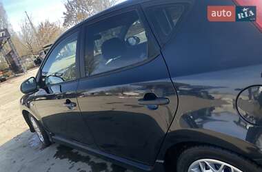 Хэтчбек Hyundai i30 2009 в 