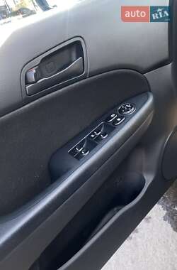 Хэтчбек Hyundai i30 2009 в 