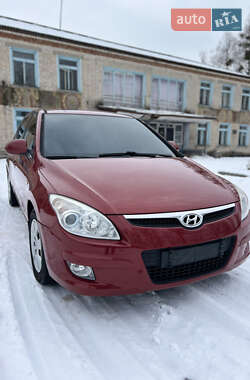 Хэтчбек Hyundai i30 2008 в Валках