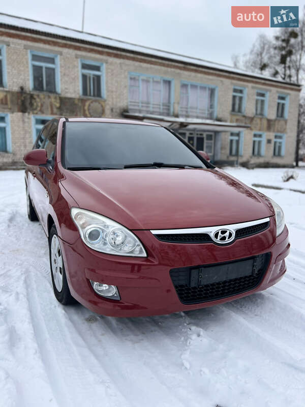 Хетчбек Hyundai i30 2008 в Валках